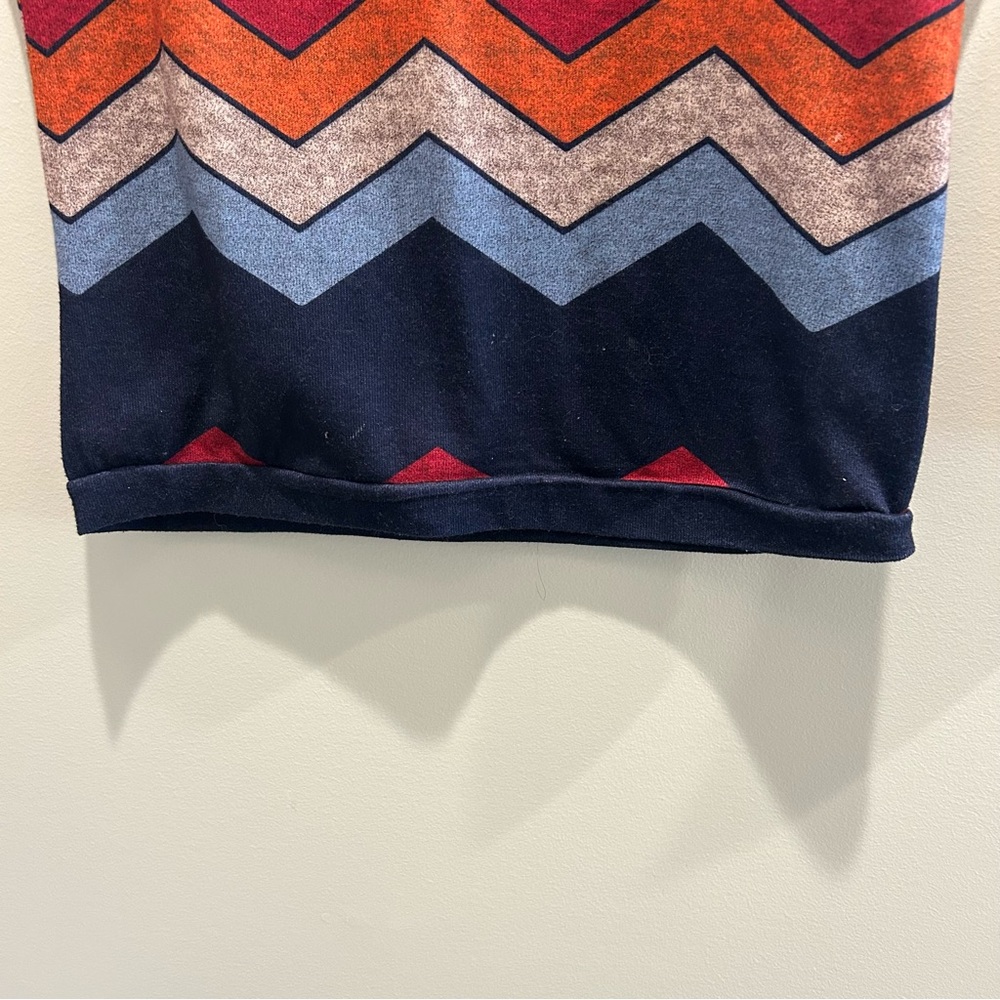 Chevron Pattern Cold Shoulder Top Size Large - Picture 4 of 6